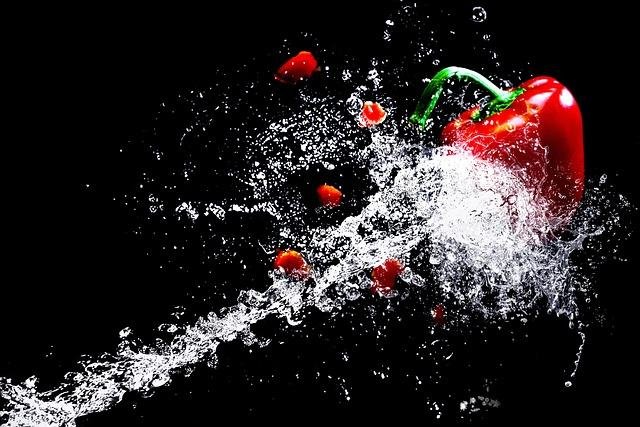 water, paprika, splash, bell pepper, capsicum, water splashes, high speed, nature, vegetable, vegetarian, vegan, spray, liquid, high-speed photography, clear, wet, inject, drip, food photography